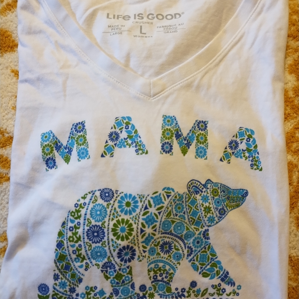 🇺🇸 Clearance 🇺🇸Life Is Good White Tee with Blue and Green Mama Bear Design - Picture 5 of 5